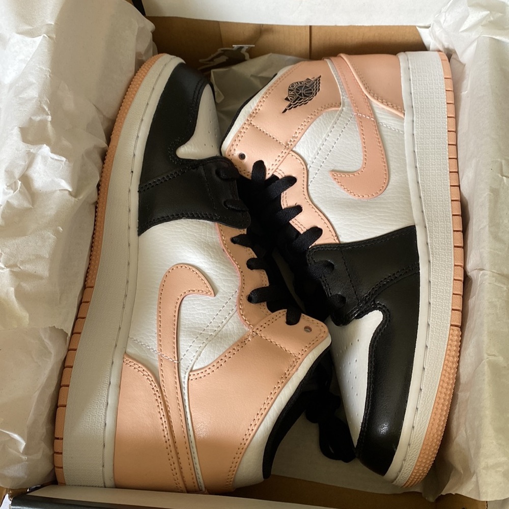 Jordan 1 Mid Artic Orange Black Toe (GS)